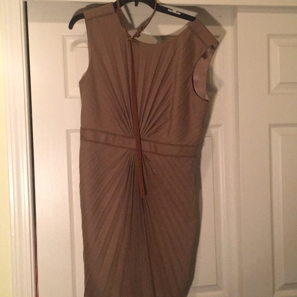Business lady dress.